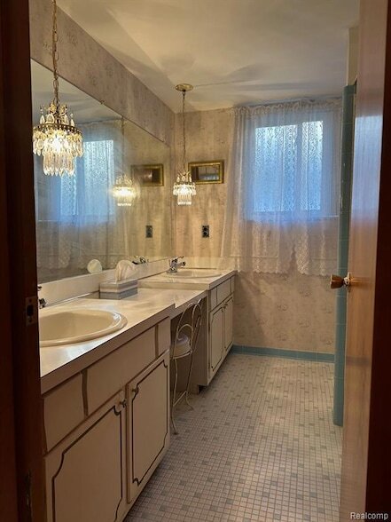 Building Photo - 4211 Gunther Dr