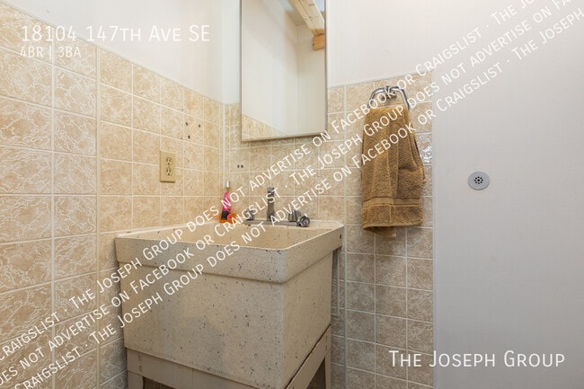 Building Photo - 18104 147th Ave SE