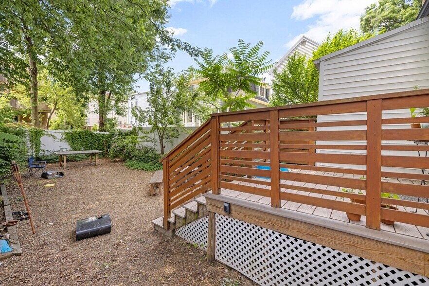 Building Photo - 338 Hurley St