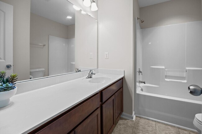 Building Photo - Fantastic 3 Bedroom End-unit Townhome with...