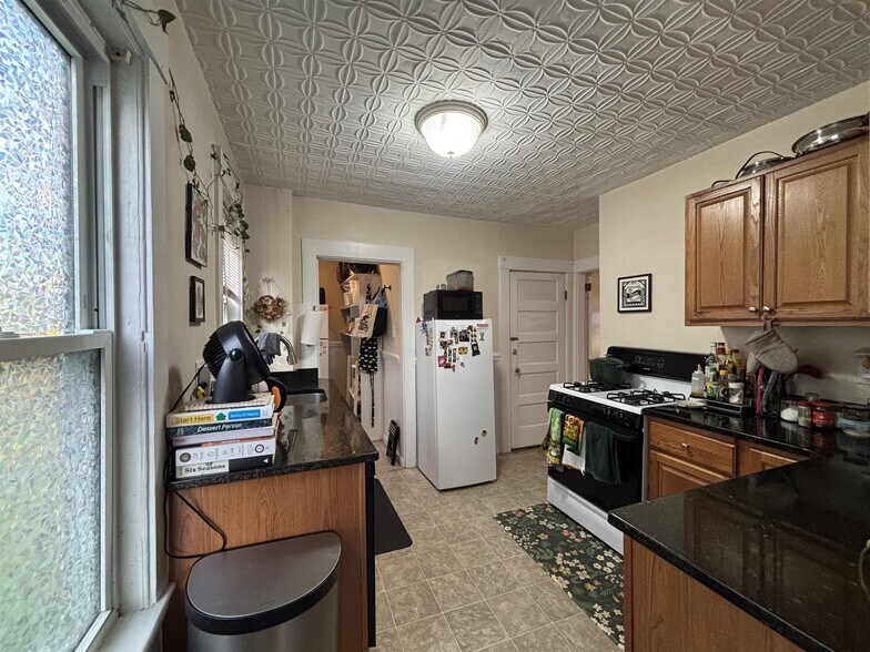 Building Photo - 9 Orrin St