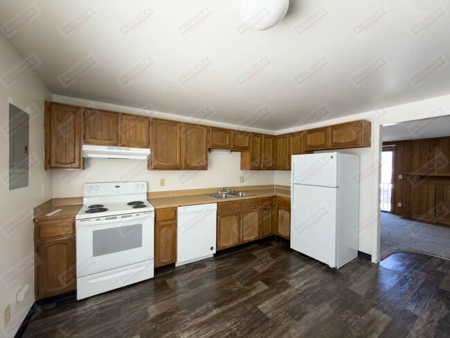 Building Photo - Ealges Nest Apartments