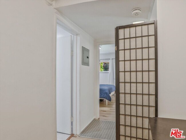 Building Photo - 6921 Pso Del Serra