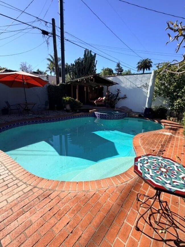 Building Photo - Pico-Robertson / Beverlywood 2 beds + 1.5 baths Spanish house PLUS Studio ADU  | Pool+Jacuzzi & e...