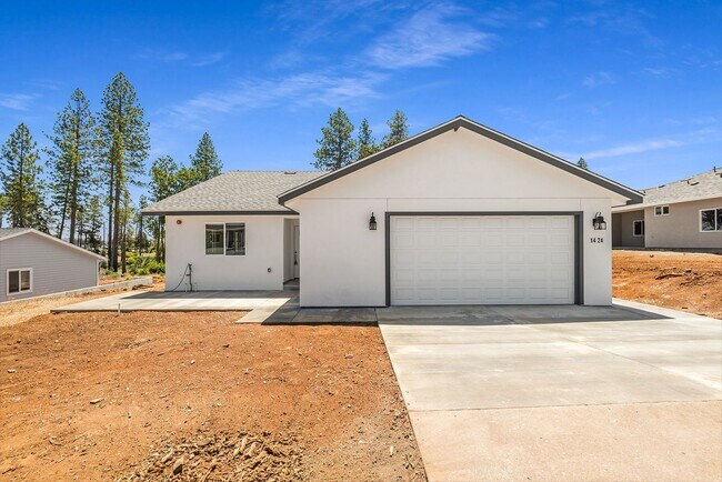 Building Photo - Paradise- 2 bed 2 bath +Bonus room, No Pets, Garage, fenced yard, RV parking