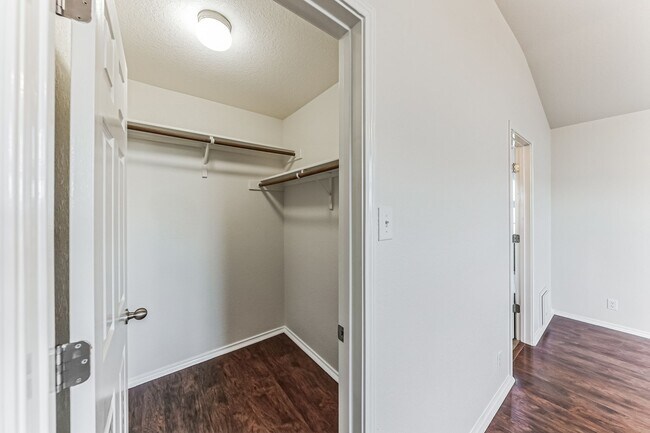 Building Photo - 11526 Wayward Daisy
