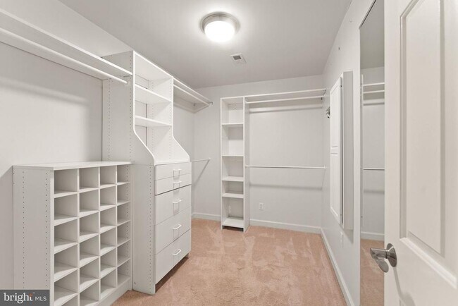 Building Photo - 46448 Montgomery Pl