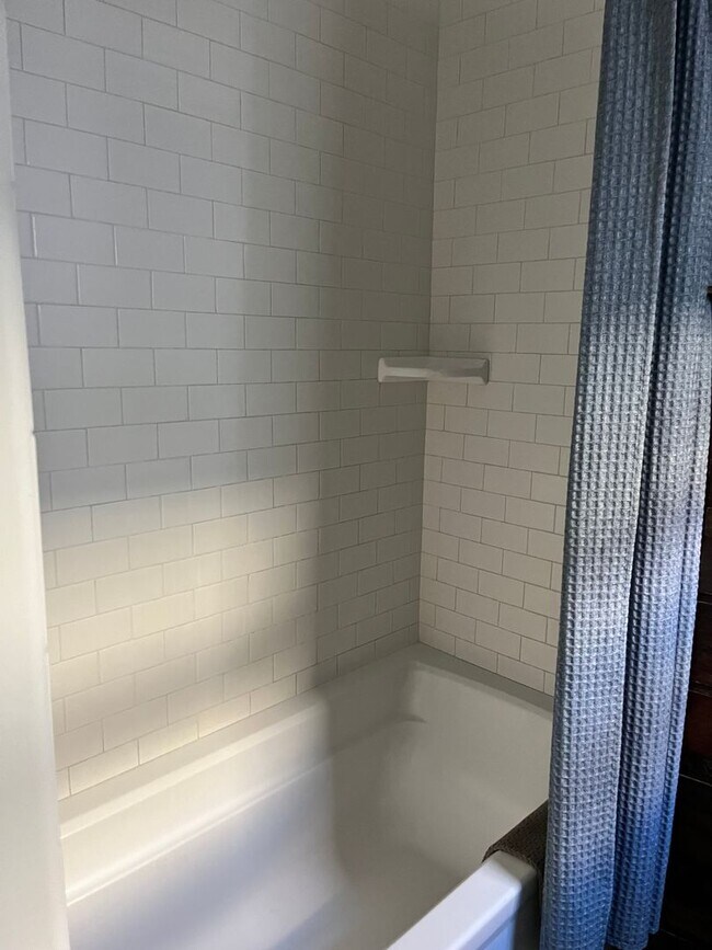 Building Photo - One Time Rental-Notrica