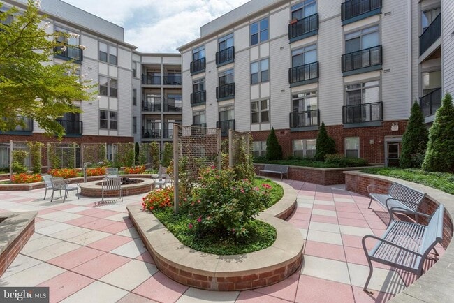 Building Photo - 1800 Wilson Blvd