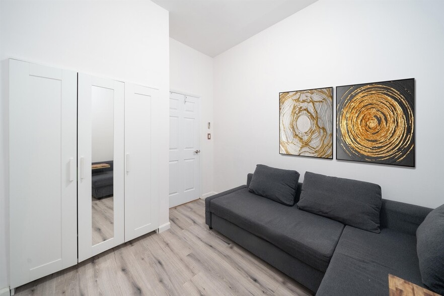 Building Photo - 201 Pavonia Ave