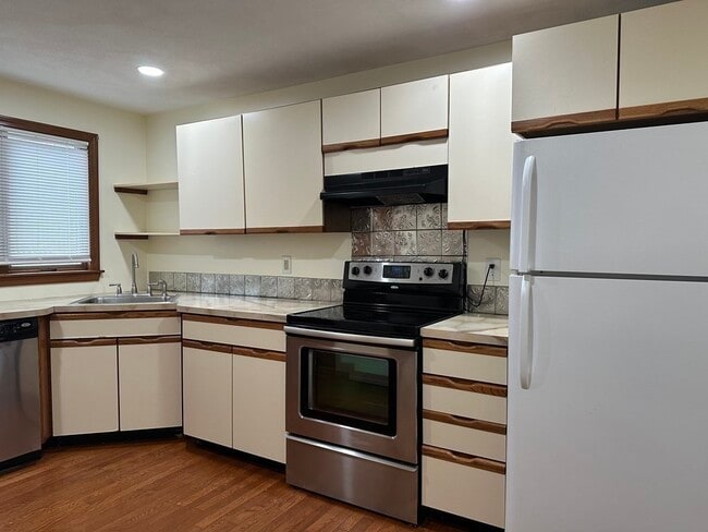 Building Photo - 47 Euclid Ave