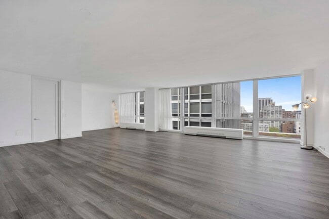 Building Photo - 330 W Diversey Pkwy