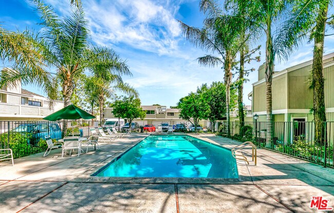 Building Photo - 22135 Burbank Blvd