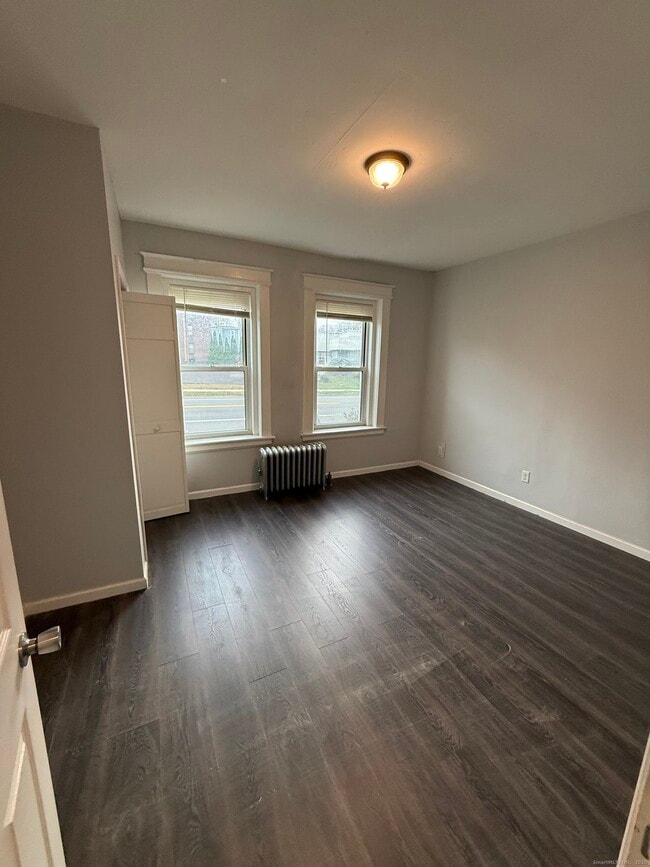 Building Photo - 359 W Main St