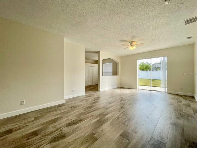 Building Photo - 18417 Meadow Blossom Ln