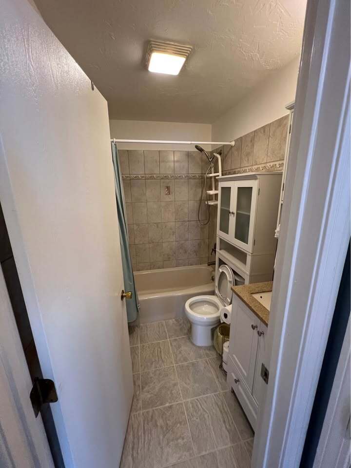 Building Photo - 383 Huse Rd