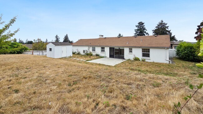Building Photo - 1022 Sunset Way