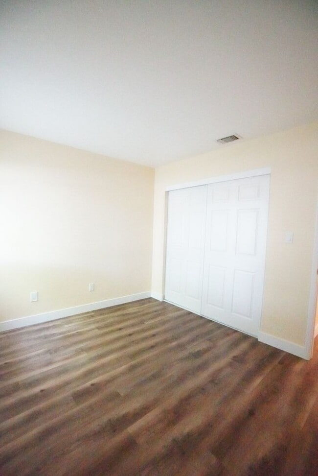 Building Photo - 2 Bedroom 2 Bathroom Condo in Citrus Heights