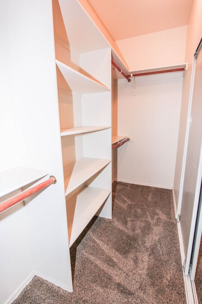 Building Photo - Granville Amenities