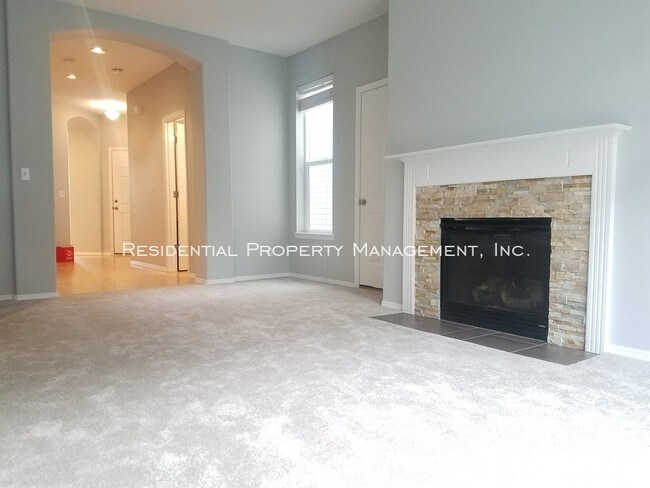 Building Photo - 2 Story Home in Arbor Vineyards neighborhood!