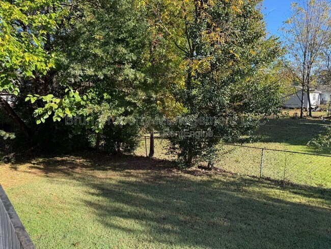 Building Photo - 5036 Willoway Dr