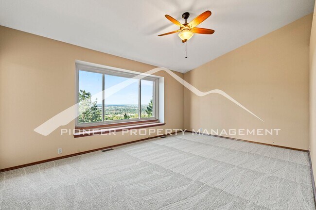 Building Photo - 5 bed/3 bath Main-Level Living with Design...