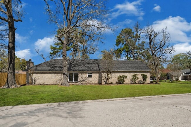 Building Photo - 3203 Falling Brook Dr