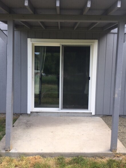 Building Photo - 120 Cowan Ct