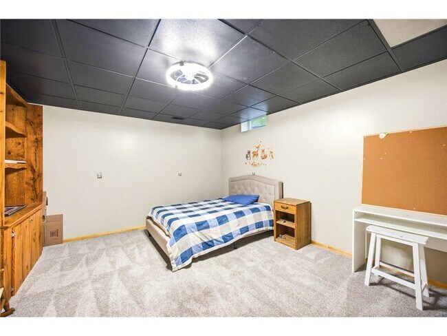 Building Photo - 17079 Paw Print Dr