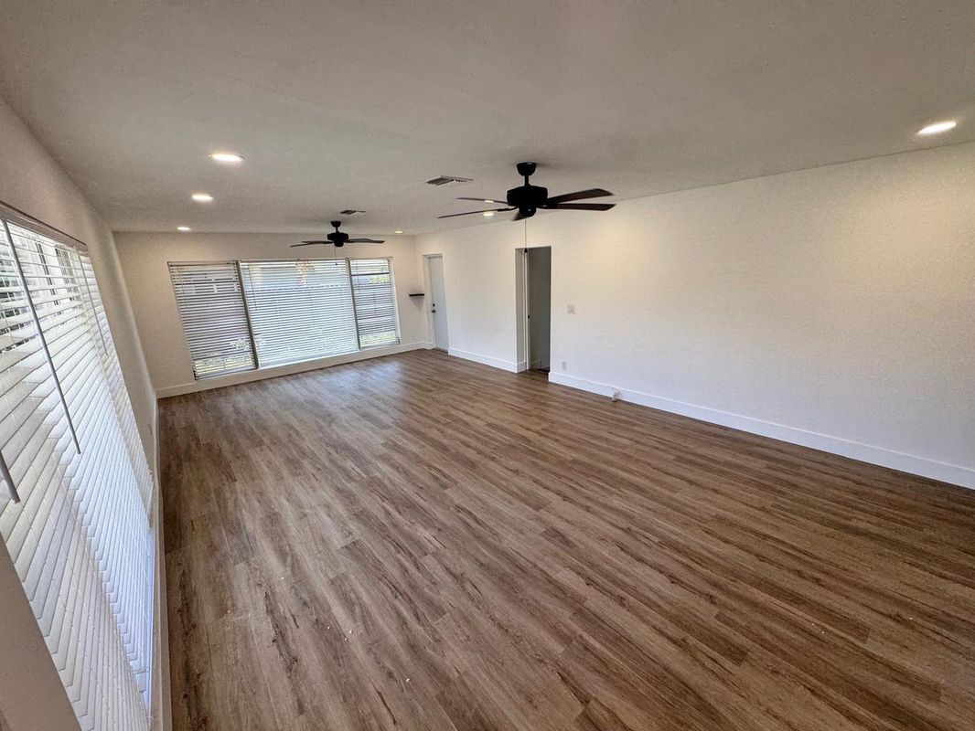 Building Photo - 1101 S Seacrest Blvd