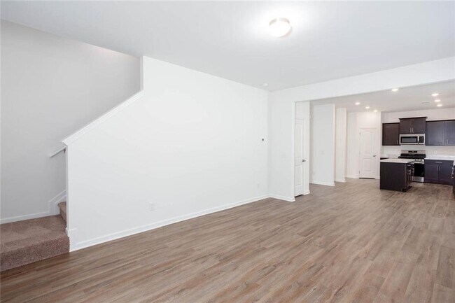 Building Photo - 590 River Run Dr