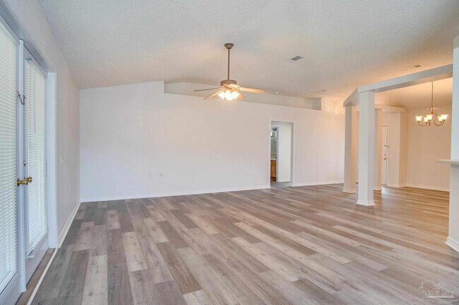 Building Photo - 2029 Shadow Lake Dr