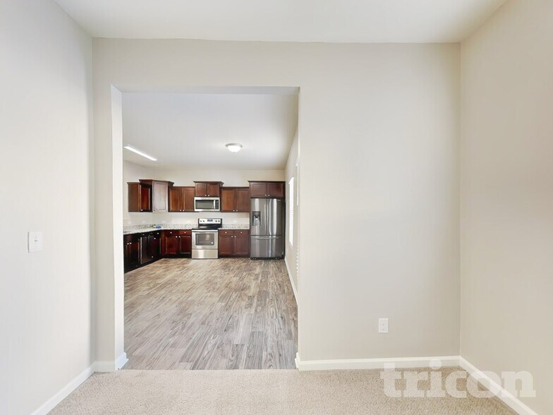 Building Photo - 3545 Saddlebrook Dr