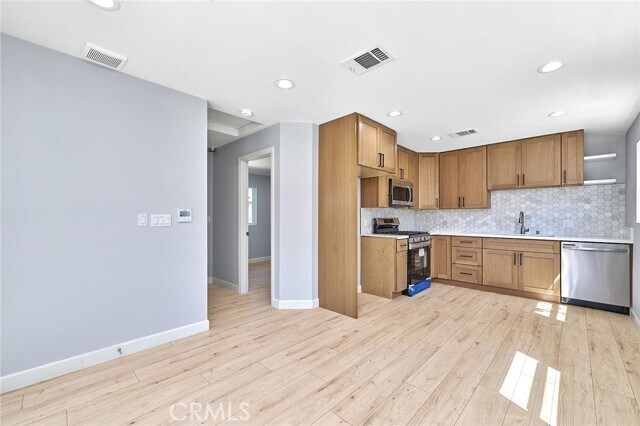 Building Photo - 710 N El Molino Ave
