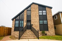 Building Photo - Spacious Modern Living