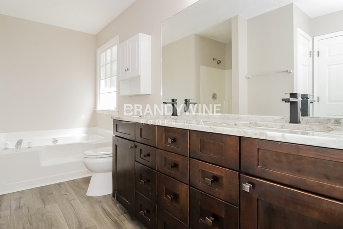 Building Photo - 12 Sherwood Forest Dr