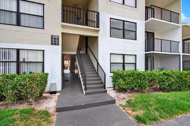 Building Photo - 708 Executive Center Dr