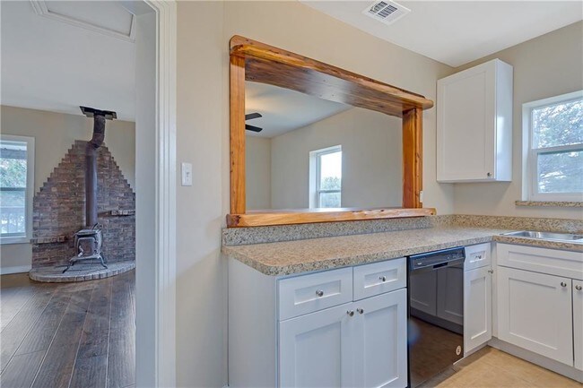 Building Photo - 5753 Blackburn Dr