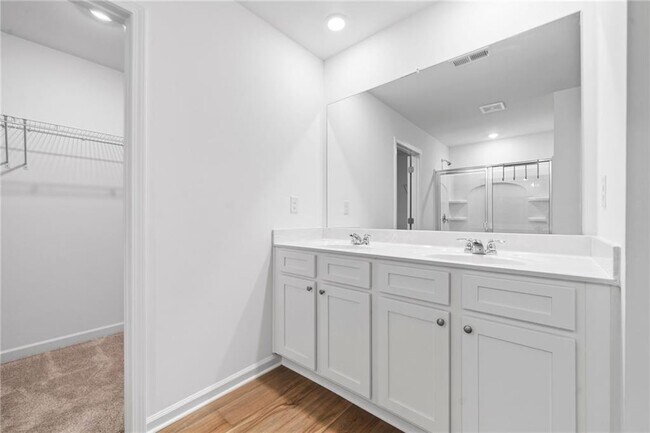 Building Photo - 788 Evergreen Rd