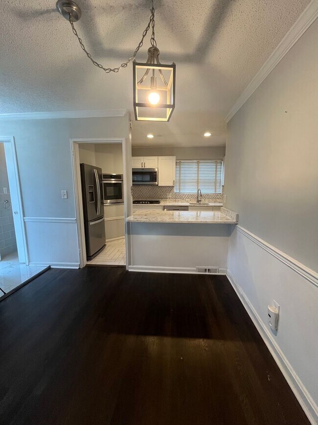 Building Photo - Lovely 4 BR/2.5 BA EOG Townhome in Temple ...