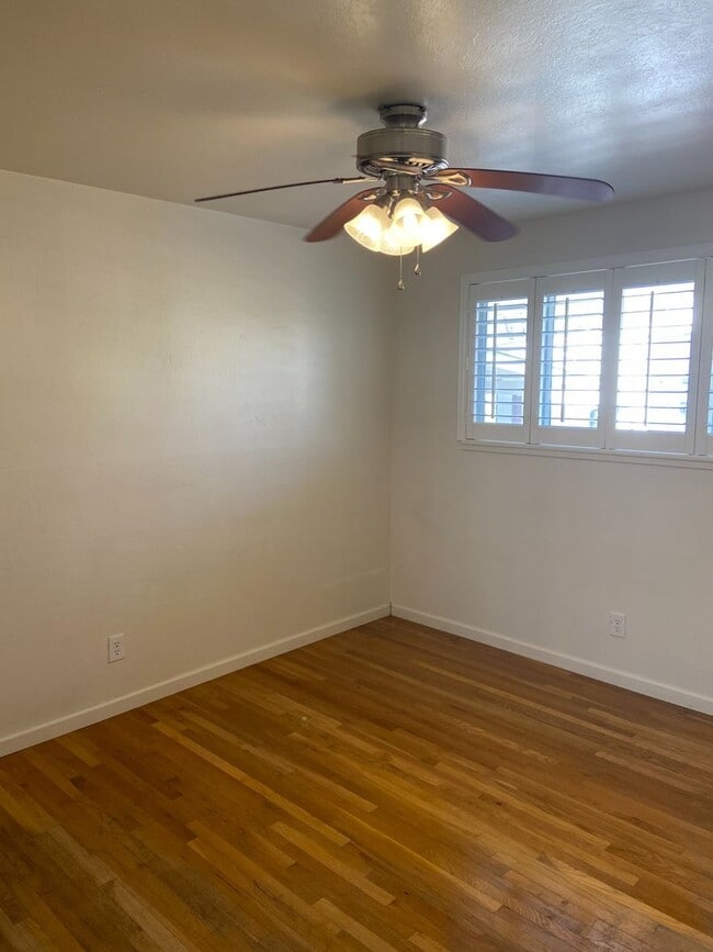 Building Photo - Folsom 3 Bdrm, 2 bath
