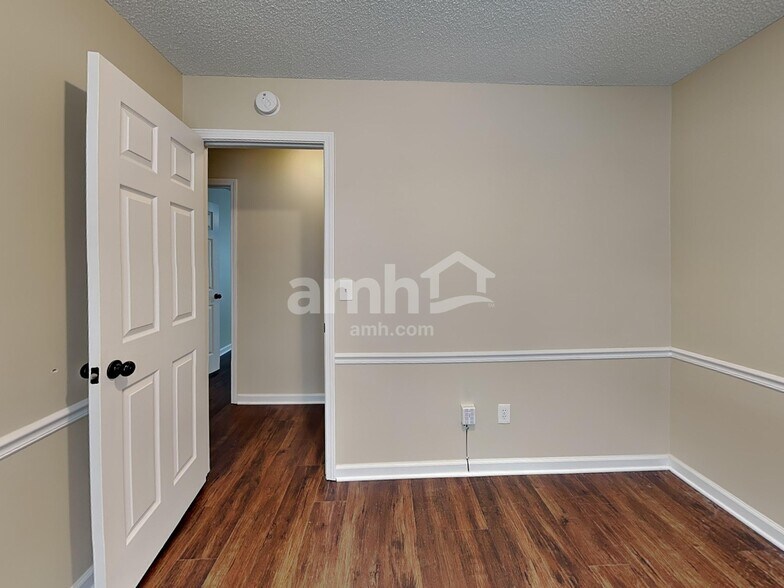 Building Photo - 123 Ivy Mill Way