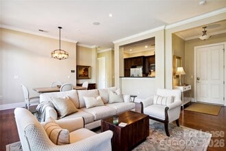 Building Photo - 5425 Closeburn Rd