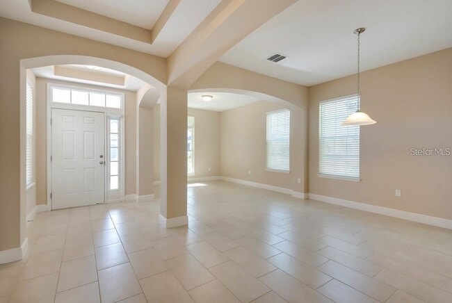 Building Photo - 8763 Crescendo Ave