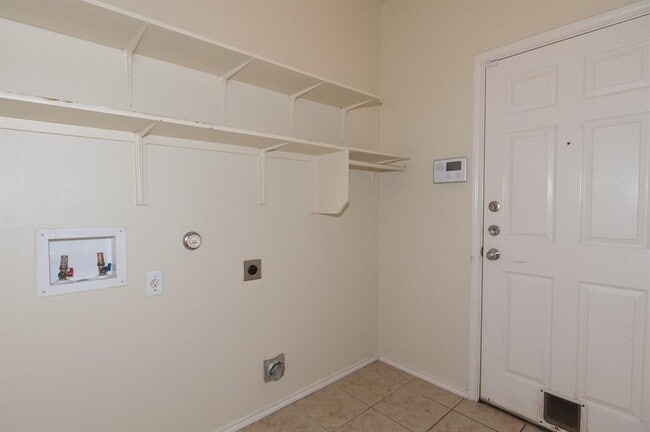 Building Photo - 333 Stella Gold Street