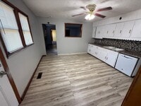 Building Photo - Three Bedroom Two Bath Home in Huntington