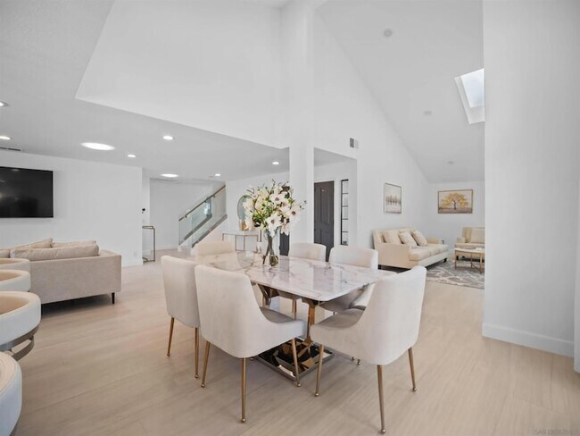 Building Photo - 11748 Via Chona