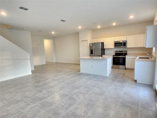 Building Photo - 108 Bogey Dr