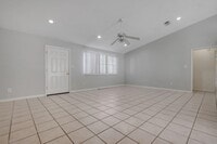 Building Photo - 712 W Brevard St