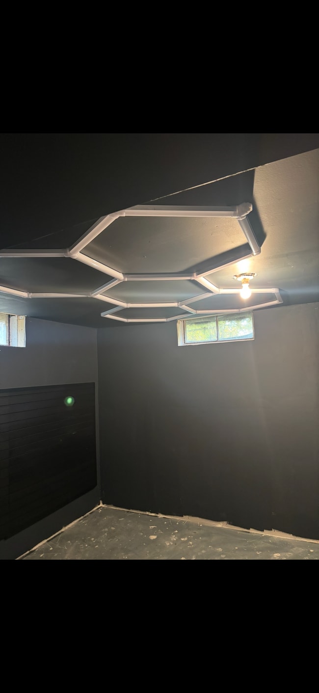 Building Photo - 747 G Ave W